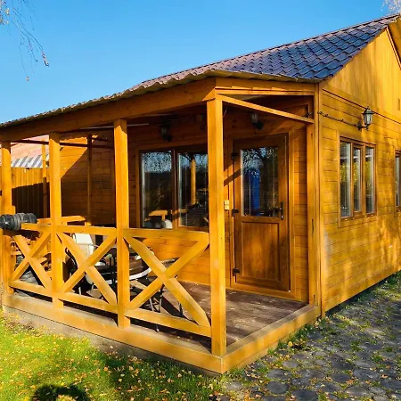 Homestay домик у озера с мангалом и террасой